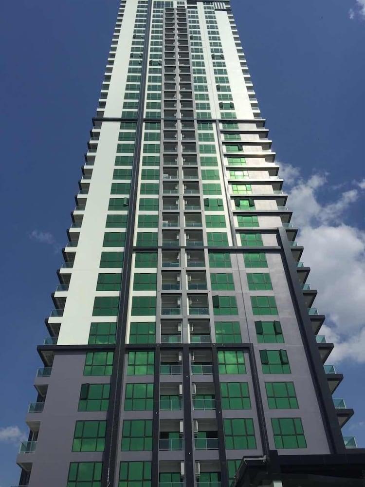 Dusit Grand Condo View Pattaya Exterior photo