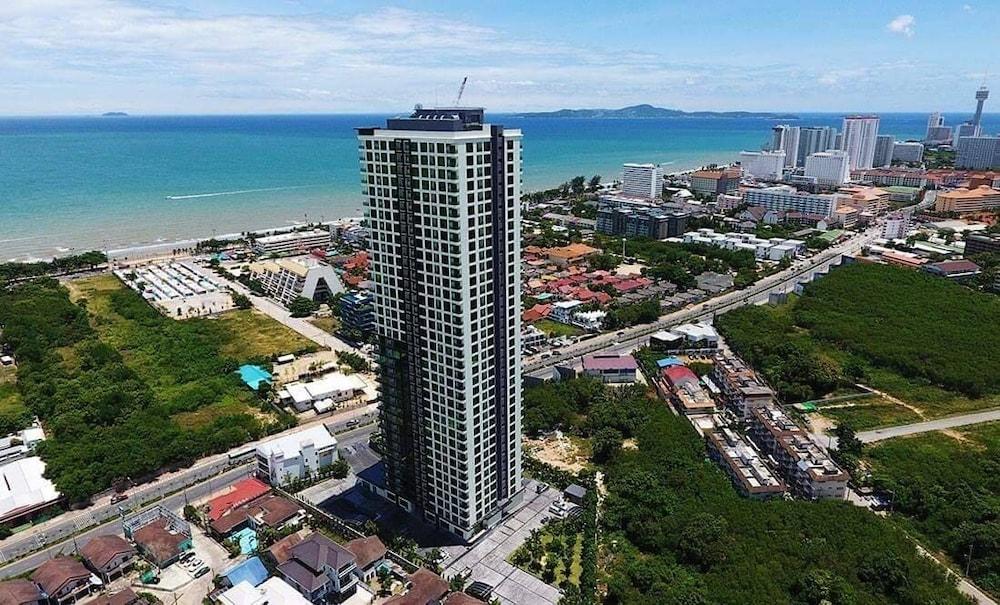 Dusit Grand Condo View Pattaya Exterior photo